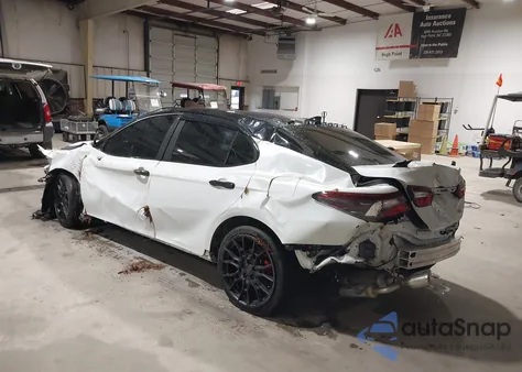 2021 Toyota Camry Trd z USA, uszkodzony, nr VIN 4T1KZ1AK3MU054729